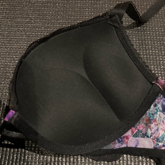 Brand new never worn Victoria’s Secret bombshell bra size 34B - Picture 5 of 7